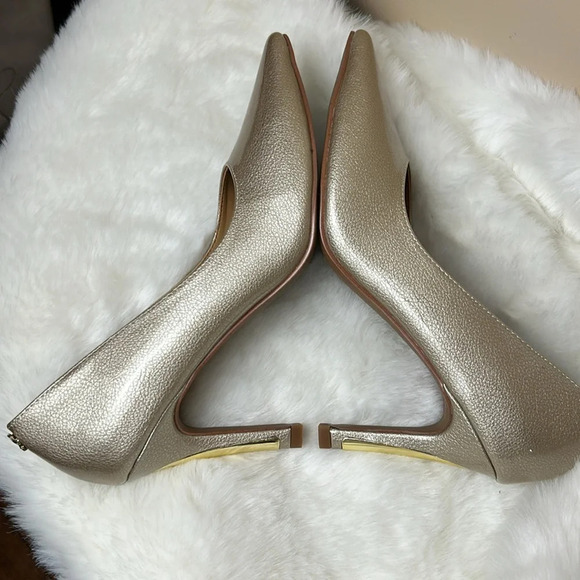 J.Renee Phoebi,women shoes,NEW, pumps,Patente Gold accent,glam,shine,event,prom - Picture 12 of 15